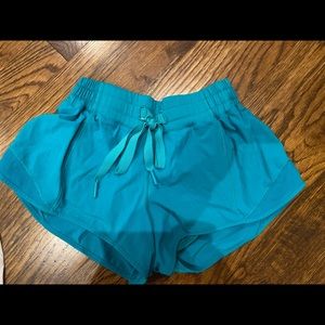 Lululemon hottie hot short turquoise NWOT